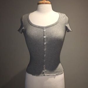 Buttoned grey t-shirt